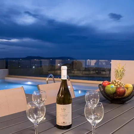 Four Horizons Luxury Kournás