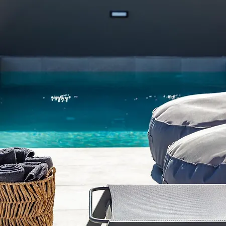 Four Horizons Luxury Apartament Kournás