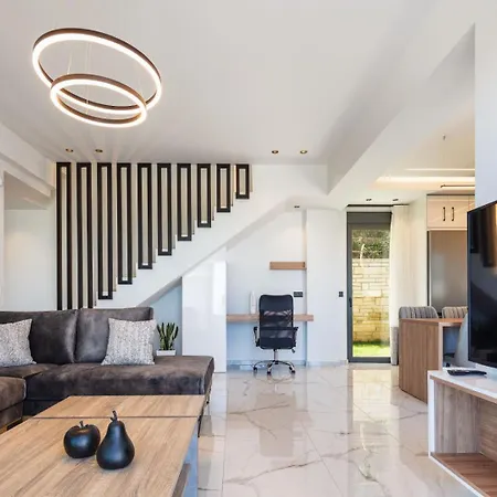 Four Horizons Luxury