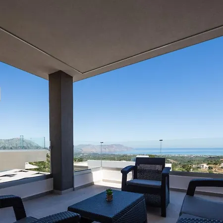 Four Horizons Luxury Apartment
