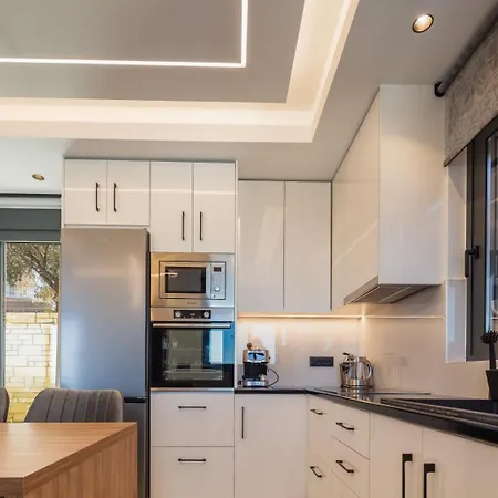 Four Horizons Luxury Apartment Kournas