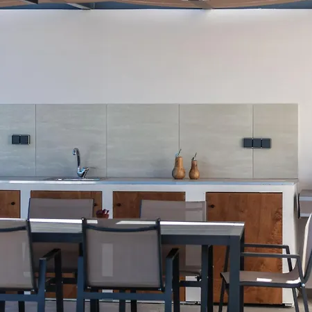 Four Horizons Luxury Kournas