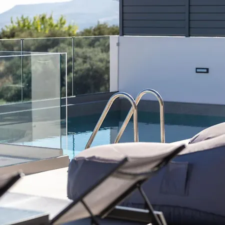 Four Horizons Luxury