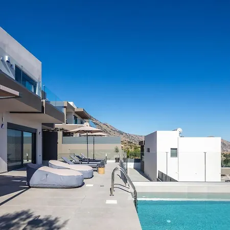 Four Horizons Luxury Apartment *