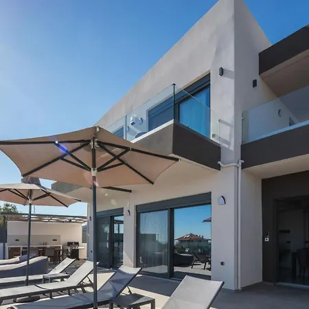 Four Horizons Luxury * Kournas