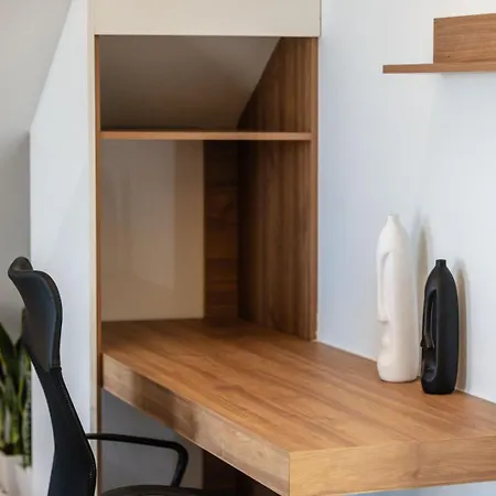 Four Horizons Luxury Apartment