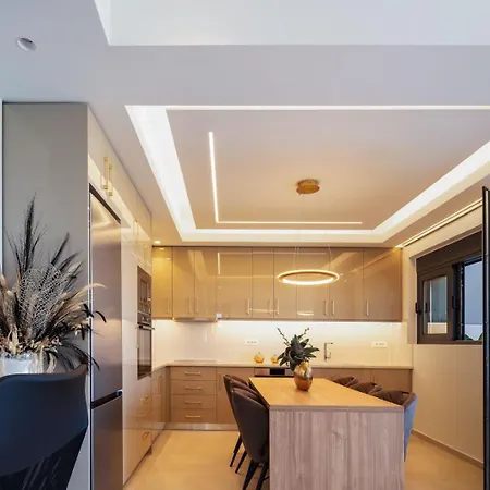 Four Horizons Luxury *