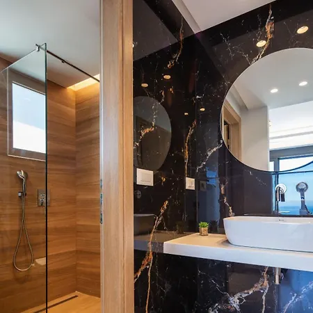 Four Horizons Luxury *