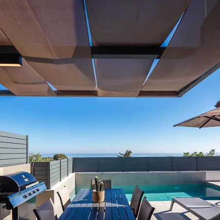 Four Horizons Luxury